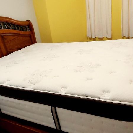 Lovely Comfy Home Private Bath In Central Calgary Luaran gambar