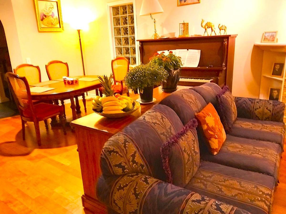 Lovely Comfy Home Private Bath In Central Calgary Luaran gambar