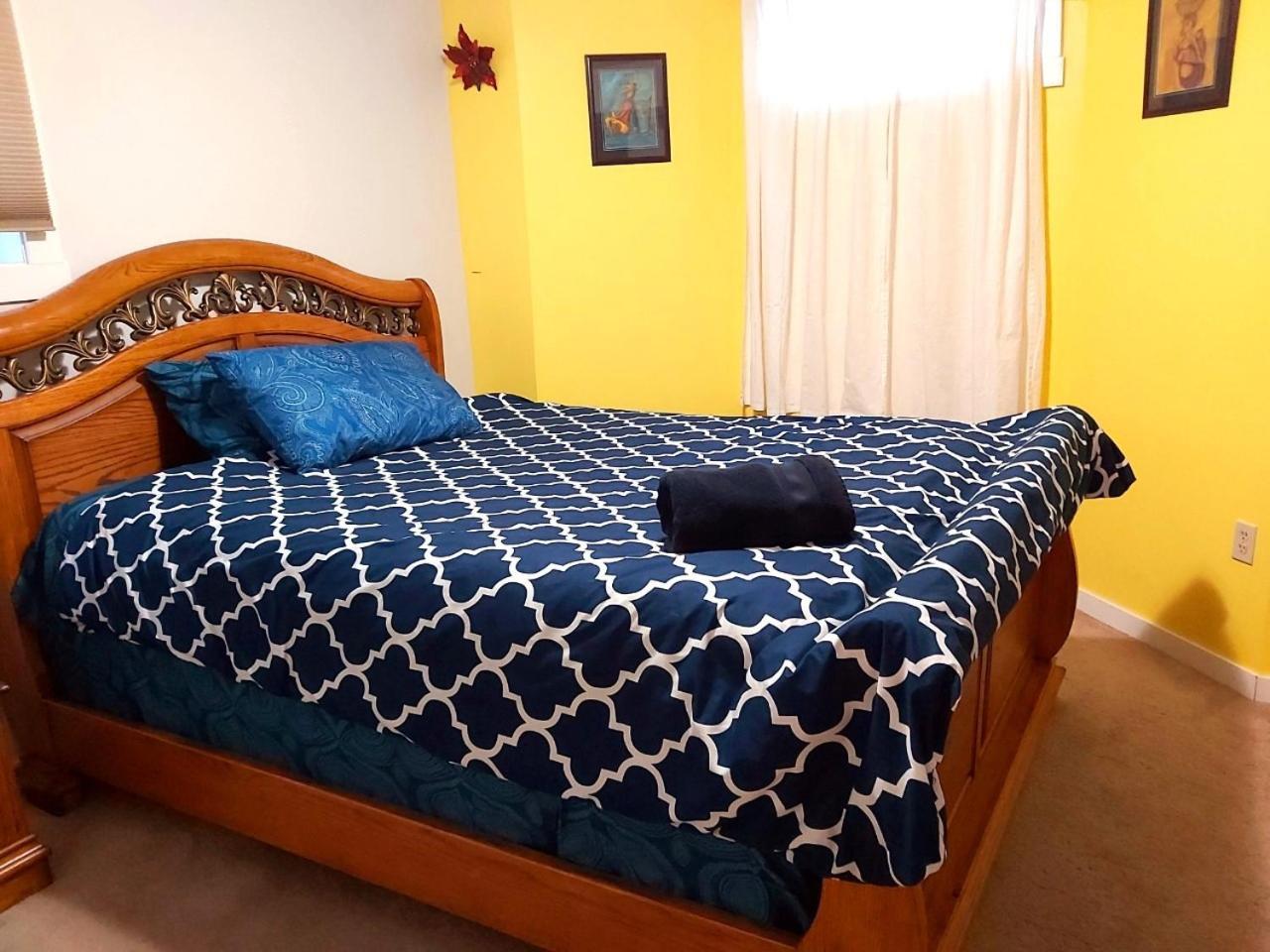 Lovely Comfy Home Private Bath In Central Calgary Luaran gambar